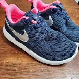 COPY - Nike kids girls 11c shoe new used once